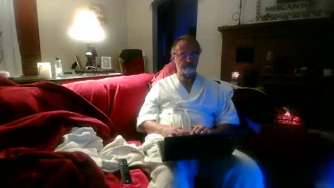 Snapshot of jasonreloaded694u chatting on October 31, 8:04 am Jason online show from October 31, 8:04 am