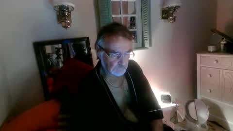 Snapshot of jasonreloaded694u chatting on November 25, 11:32 am Jason online show from November 25, 11:32 am
