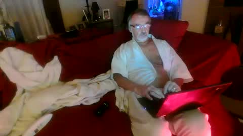 Snapshot of jasonreloaded694u chatting on November 26, 8:04 am Jason online show from November 26, 8:04 am