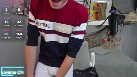 Snapshot of jasperjohnson chatting on October 22, 3:07 am jasperjohnson online show from October 22, 3:07 am