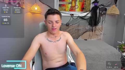 Snapshot of jasperjohnson chatting on October 29, 3:31 am jasperjohnson online show from October 29, 3:31 am