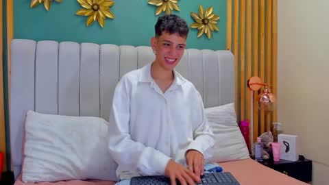 J A S S O N  online show from December 21, 1:42 pm