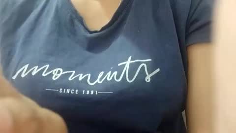 jasspreettt online show from April 22, 1:52 am