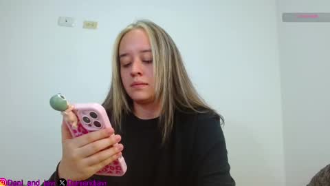 Snapshot of javi_8812 chatting on February 12, 3:07 am dani and javi online show from February 12, 3:07 am