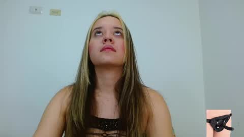 Snapshot of javi_8812 chatting on March 2, 3:24 am dani and javi online show from March 2, 3:24 am