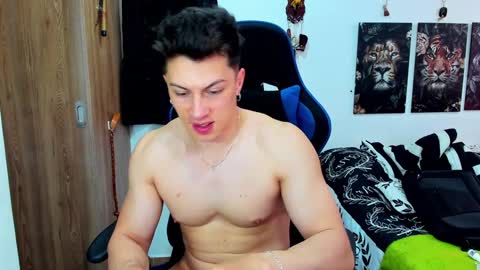 Snapshot of javiersexymann chatting on December 9, 8:54 pm Javier online show from December 9, 8:54 pm