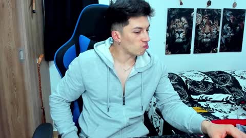 Snapshot of javiersexymann chatting on December 11, 12:12 am Javier online show from December 11, 12:12 am