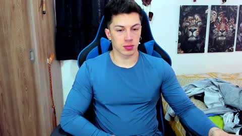 Snapshot of javiersexymann chatting on December 11, 7:57 pm Javier online show from December 11, 7:57 pm