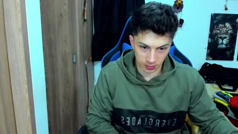 Snapshot of javiersexymann chatting on December 28, 1:50 am Javier online show from December 28, 1:50 am