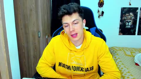 Snapshot of javiersexymann chatting on January 10, 1:32 am Javier online show from January 10, 1:32 am