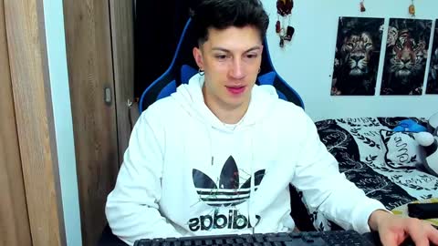 Snapshot of javiersexymann chatting on January 23, 5:35 am Javier online show from January 23, 5:35 am