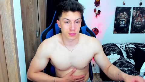 Snapshot of javiersexymann chatting on January 23, 8:24 pm Javier online show from January 23, 8:24 pm