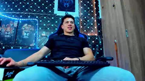 Snapshot of javiersexymann chatting on September 11, 5:57 pm Javier online show from September 11, 5:57 pm