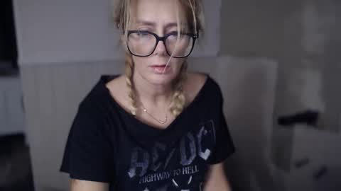 Snapshot of javlovesu chatting on December 1, 7:13 am JAV online show from December 1, 7:13 am