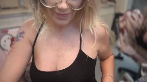 JAV online show from June 12, 3:33 pm