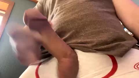 Snapshot of jawssharkparty chatting on January 21, 6:55 pm Jaws  online show from January 21, 6:55 pm