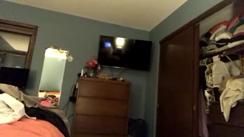 Snapshot of jawssharkparty chatting on March 4, 6:19 am Jaws online show from March 4, 6:19 am