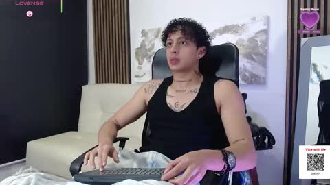 jay_taylor1_ online show from March 6, 3:03 am