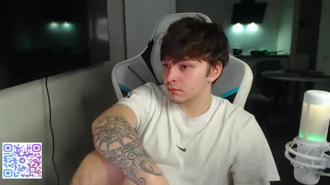 Jayce online show from April 21, 4:12 pm