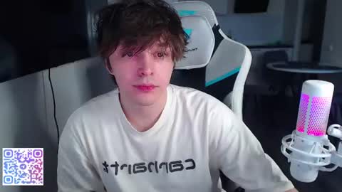 Snapshot of jayce_icestone chatting on July 3, 4:02 pm Jayce online show from July 3, 4:02 pm