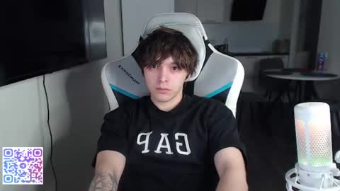 Snapshot of jayce_icestone chatting on July 7, 2:21 pm Jayce online show from July 7, 2:21 pm