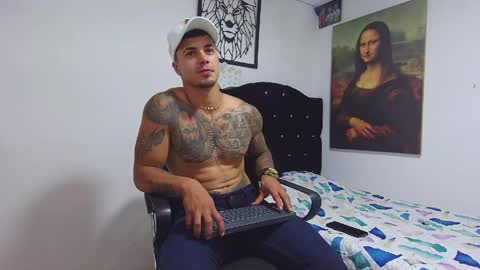 jayden_colback01 online show from May 11, 8:20 am