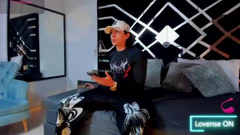 Snapshot of jaytaylorr chatting on May 22, 11:27 am Jay Taylor online show from May 22, 11:27 am