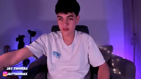 jaythomax online show from February 1, 4:14 am