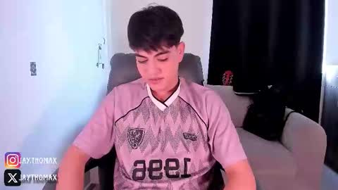 jaythomax online show from October 5, 9:24 pm