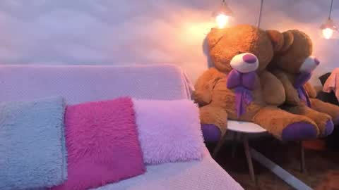Snapshot of jazlin_angels chatting on September 28, 5:13 am JAZLIN ANGELS online show from September 28, 5:13 am