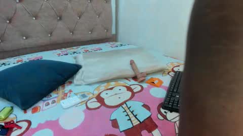 jazmin040_ online show from December 17, 12:00 pm