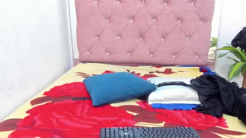 jazmin040_ online show from January 10, 11:34 am