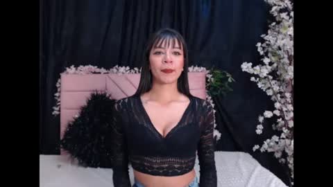 Snapshot of jazmin_crown chatting on August 1, 12:26 pm jazmin_crown online show from August 1, 12:26 pm