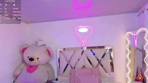 Jazmin  online show from November 10, 11:53 am