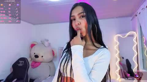 Jazmin  online show from November 15, 11:51 am