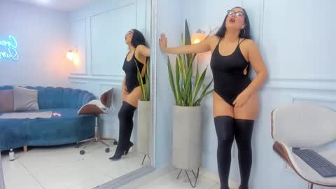 Snapshot of jazmine_21 chatting on February 19, 4:12 am Jasmine online show from February 19, 4:12 am
