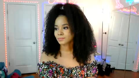 Snapshot of jazminefox chatting on June 11, 3:32 pm Jazmine Fox online show from June 11, 3:32 pm