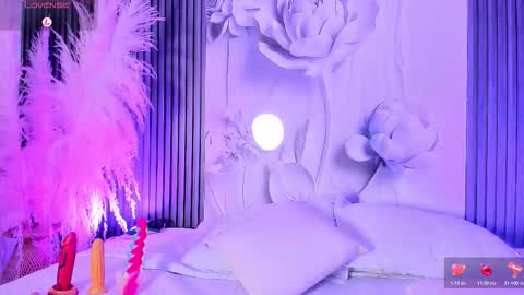 Jazminrusso  online show from February 7, 5:44 am