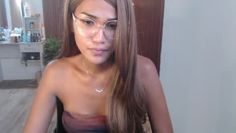 Snapshot of jazz0295 chatting on May 10, 4:28 am jasmine online show from May 10, 4:28 am