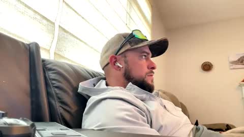 jbills910910 online show from March 18, 1:47 pm