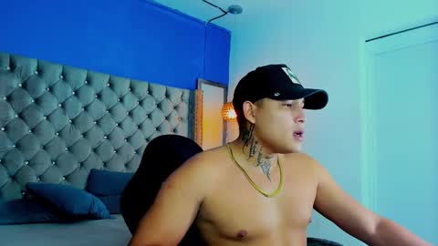 Snapshot of jdaniel_shellby chatting on October 13, 5:51 am jhon online show from October 13, 5:51 am