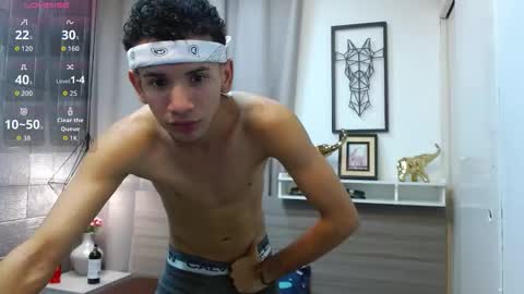 jdwhite18 online show from March 13, 5:14 am