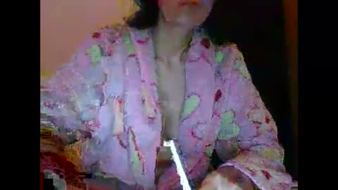 Snapshot of je_melody chatting on February 2, 8:29 pm EJ Melody online show from February 2, 8:29 pm