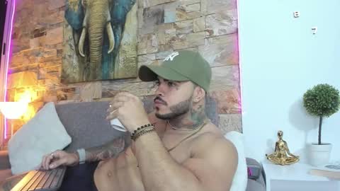 Jean  axelcrow       Modelo Independiente online show from September 28, 6:19 am