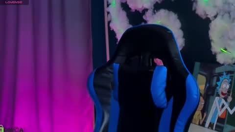 jean_wilsons online show from February 10, 11:25 am