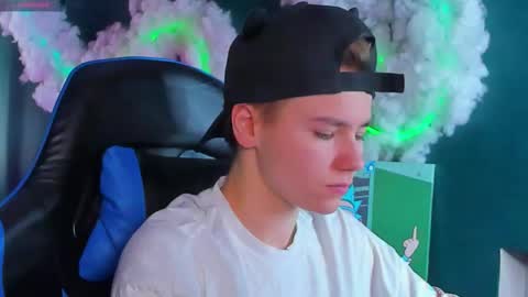 jean_wilsons online show from March 16, 11:03 am