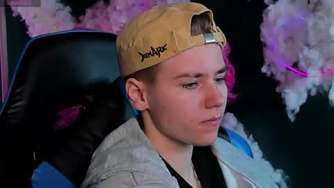 jean_wilsons online show from April 22, 11:01 am