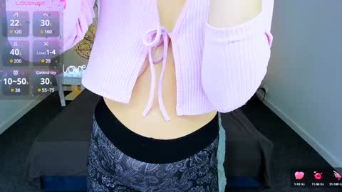 jeanniefox_ online show from January 24, 9:26 pm