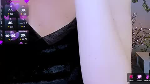 jeanniefox_ online show from February 28, 4:10 pm