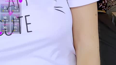 jeanniefox_ online show from March 5, 8:42 pm